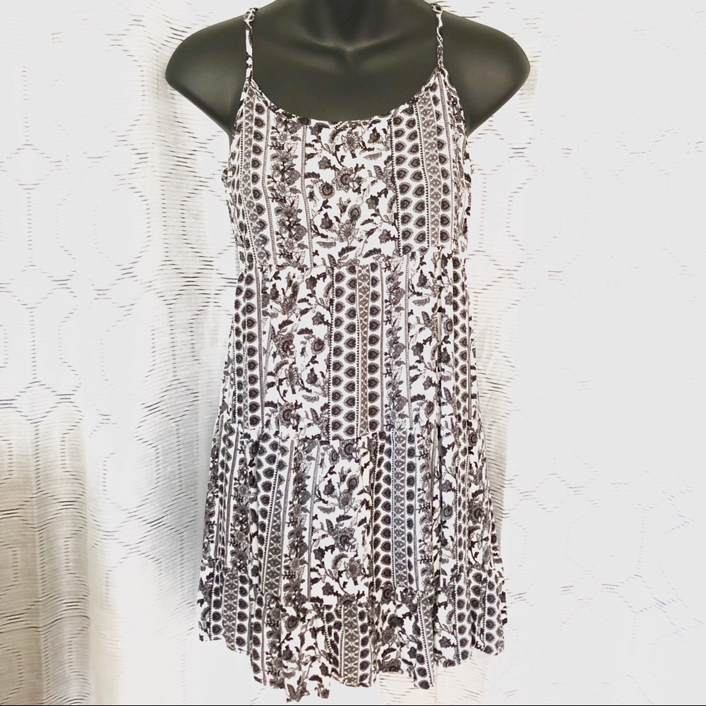 Socialite flowy dress NWT Jr Size S
